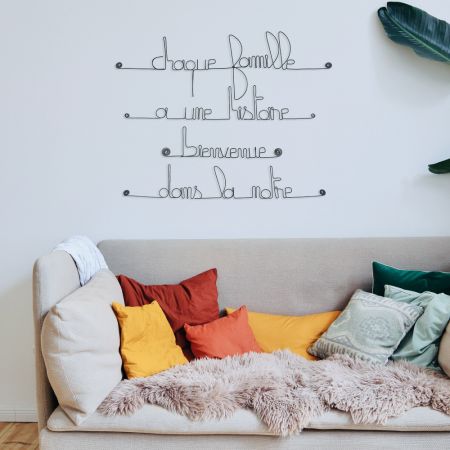 Citation en fil de fer " Chaque famille à une histoire, bienvenue dans la nôtre " - à punaiser - Bijoux de mur