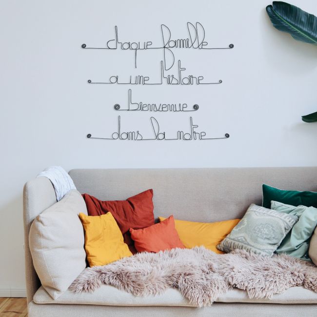 Citation en fil de fer " Chaque famille à une histoire, bienvenue dans la nôtre " - à punaiser - Bijoux de mur