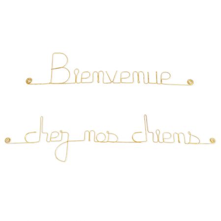 Message simple en fil de fer " Bienvenue chez nos chiens " - à punaiser - Bijoux de mur