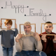 Message simple en fil de fer " Happy family " - à punaiser - Bijoux de mur