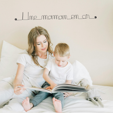 Message simple en fil de fer " Une maman en or " - à punaiser - Bijoux de mur