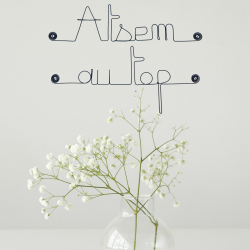 Message simple en fil de fer " Atsem au top " - à punaiser - Bijoux de mur