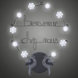 Message lumineux " Oiseau - Blanc : Bienvenue chez nous " en fil de fer - &agrave; punaiser - environ 40 x 46 cm - Bijoux de mur